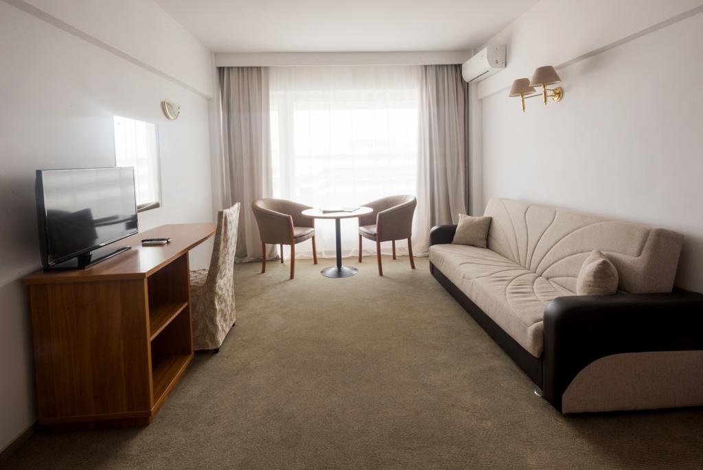 Savoy Hotel Мамая Екстер'єр фото